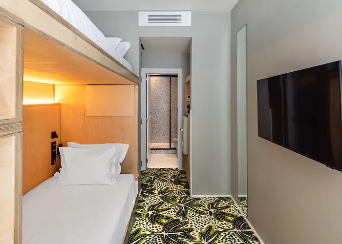 ホテル Independente Bica 4*